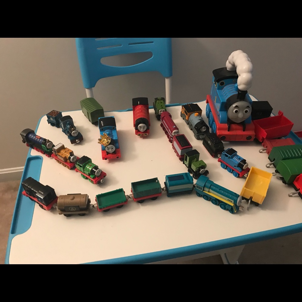 Thomas the train set over 20 pieces